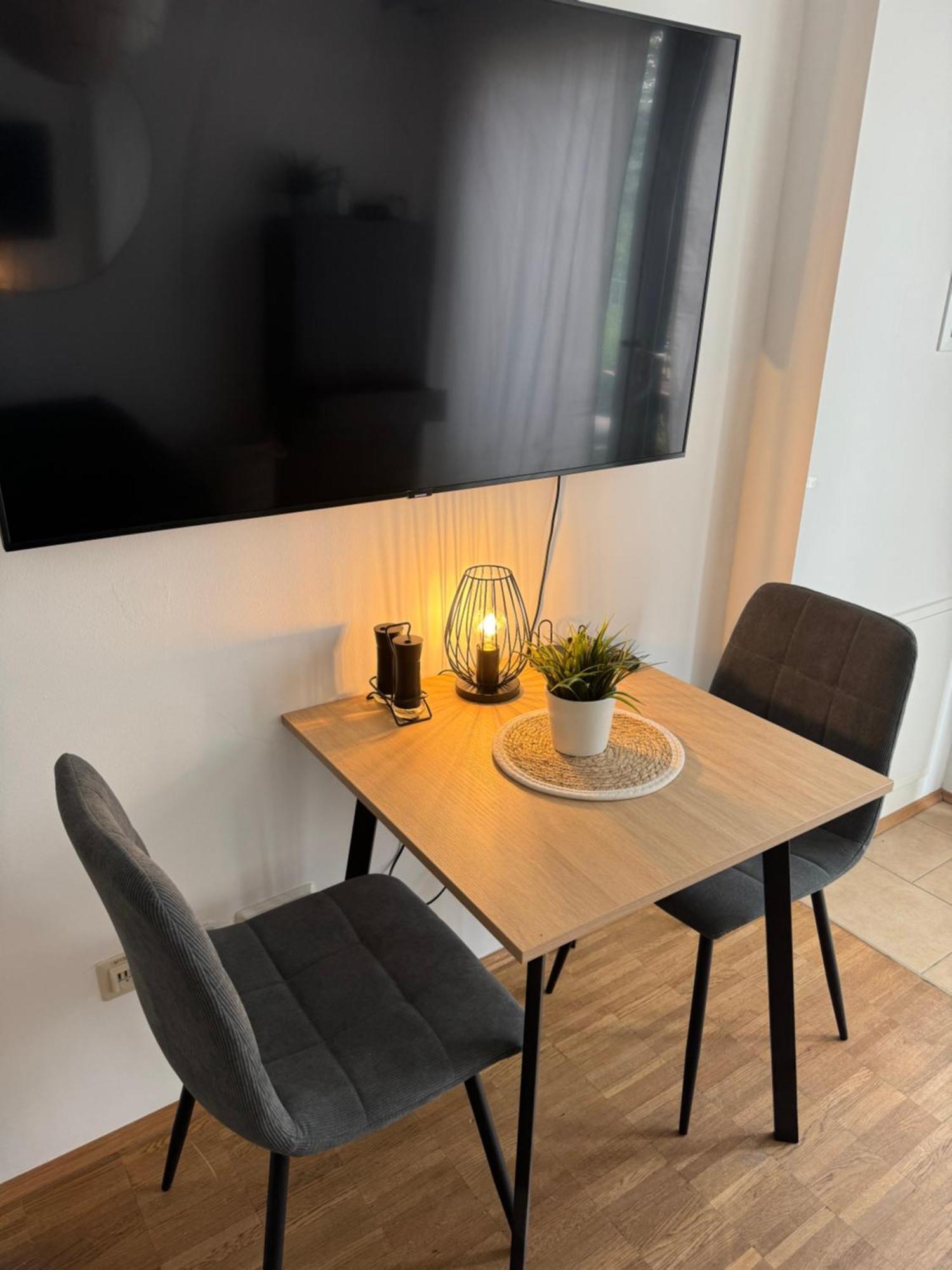 Moderne Ferienwohnung Mit Terrasse Wurzburg Exterior photo